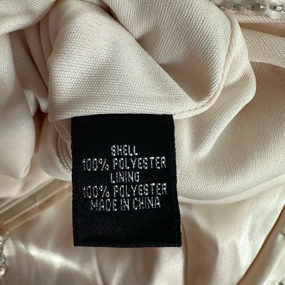 Halter Beaded Evening Dresses, Prom/Holiday Dresses. Size 2 . Gorgeous dress 😍 - Picture 13 of 13